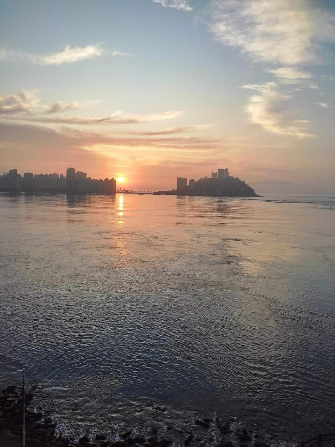 Apartamento Mobiliado Predio Frente Ao Mar São Vicente Exteriör bild